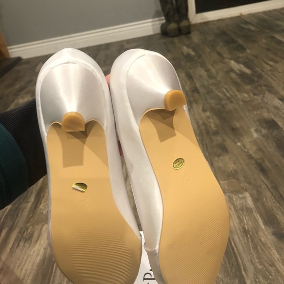 Heels - Picture 5 of 5